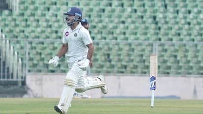 രഞ്ജി ട്രോഫി: രക്ഷകനായി വീണ്ടും സല്മാന് നിസാര്; ജമ്മു കശ്മീരിനെതിരെ വീരോചിത സമനിലയുമായി കേരളം സെമിയില്