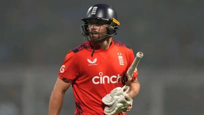 ஐபிஎல் ஏலத்தில் தவறிழைத்த ஆர்சிபி; 3 போட்டியில் 9 ரன் கூட தாண்டாத அதிரடி வீரர்; 11 கோடி போச்சா! 