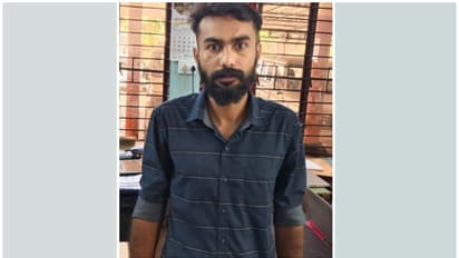 രഹസ്യം വിവരം കിട്ടി പൊലീസ് എത്തി, ബൈക്ക് ഉപേക്ഷിച്ച് ഓടിയിട്ടും രക്ഷപെട്ടില്ല; കഞ്ചാവുമായി യുവാവ് അറസ്റ്റിൽ