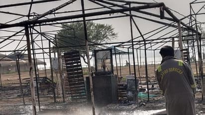 ಬೆಂಕಿ ಕೆನ್ನಾಲಿಗೆಗೆ ಮಹಾಕುಂಭ ಮೇಳದ 15 ಟೆಂಟ್‌ಗಳು ಭಸ್ಮ; ಹೆಚ್ಚಿನ ಭದ್ರತೆಗೆ ಸುಪ್ರೀಂಗೆ ಅರ್ಜಿ