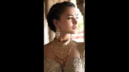 రెండో బిడ్డకు జన్మనిచ్చిన రామ్ చరణ్ హీరోయిన్, ఏం పేరు పెట్టిందో తెలుసా? 