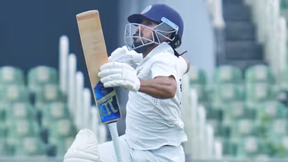 അവസാന വിക്കറ്റില് 81 റണ്സ് കൂട്ടുകെട്ട്! ജമ്മു കശ്മീരിനെതിരെ കേരളത്തിന് നിര്ണായക ലീഡ്, സല്മാന് സെഞ്ചുറി