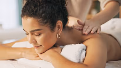 90 രൂപയ്ക്ക് 80 മിനിറ്റ് മസാജ്, ഓഫറിനു വേണ്ടുന്ന കണ്ടീഷന്സ് കേട്ടാല് അതിലും ഞെട്ടും