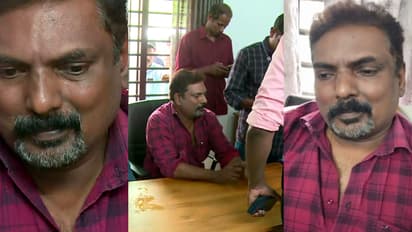 3000 രൂപ വാങ്ങി വലതുകാലിലെ സോക്സിനുള്ളിൽ ഒളിപ്പിച്ചു; കൈക്കൂലി വാങ്ങുന്നതിനിടെ വില്ലേജ് ഓഫീസർ പിടിയിൽ