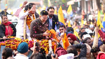 MP Raghav Chadha Gets Grand Welcome in Rajendra Nagar, Gets Emotional, Calls His Birthplace and Workplace