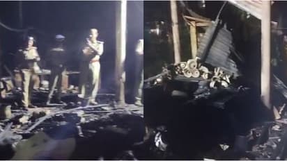 ആലപ്പുഴ മാന്നാറിൽ വീടിനു തീ പിടിച്ച് വൃദ്ധ ദമ്പതികൾ മരിച്ചു; മകനെ കാണാനില്ല, ദുരൂഹതയെന്ന് പൊലീസ്