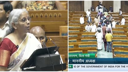 കുംഭമേള ഉയർത്തി പ്രതിഷേധിച്ച് ഇറങ്ങിപ്പോയി പ്രതിപക്ഷം,നിമിഷങ്ങൾക്കകം തിരികെ; 'പ്രതീകാത്മകമെന്ന്' വിശദീകരണം