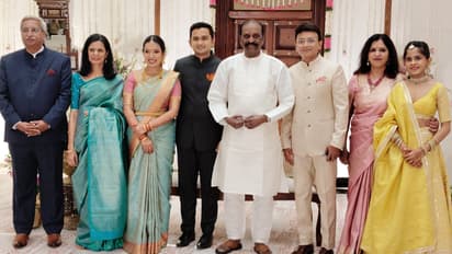 உன்னிகிருஷ்ணன் மகனுக்கு திருமணம்; மணமக்களை வாழ்த்திய வைரமுத்து!