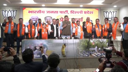 എഎപിക്ക് വൻ തിരിച്ചടി; പാർട്ടി വിട്ട 8 എംഎൽഎമാരും ബിജെപിയിൽ ചേർന്നു, സ്ഥാനാർഥികള്ക്കായി പ്രചാരത്തിനിറങ്ങും