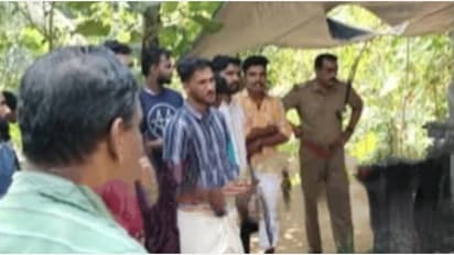 ലഹരി ഉപയോഗം ചോദ്യം ചെയ്തു; ഡിവൈഎഫ്ഐ നേതാവിന്റെ വീടിന് നേരെ സ്ഫോടക വസ്തു എറിഞ്ഞതായി പരാതി