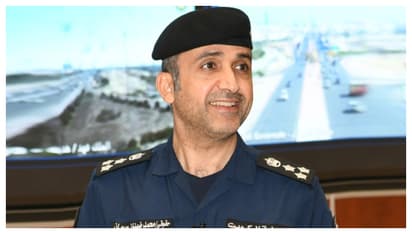 കുവൈത്തിൽ വാഹനമോടിക്കുമ്പോൾ ഫോൺ ഉപയോഗിച്ചാൽ 300 കുവൈറ്റ് ദിനാർ പിഴ, ഗുരുതര കേസുകൾ കോടതിയിലേക്ക് റഫർ ചെയ്യും