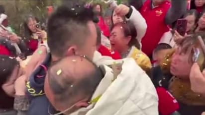 കാറിൽ കയറിയ യാത്രക്കാരന് തോന്നിയ തെറ്റിദ്ധാരണ, 30 കൊല്ലം മുമ്പ് വേർപിരിഞ്ഞ കുടുംബത്തെ കണ്ടെത്തി യുവാവ്..!