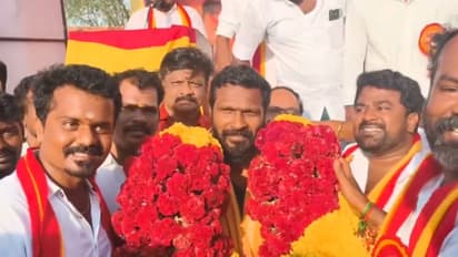 Vetrimaaran in TVK: தமிழக வெற்றிக் கழகத்தில் வெற்றிமாறன்? மாலை அணிவித்து வரவேற்ற தவெக-வினர்!