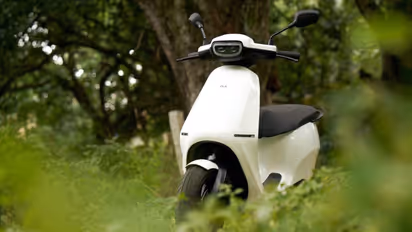 Electric Scooter: বিরাট অফার এই ইলেকট্রিক স্কুটারগুলিতে? এখন আরও সস্তায়, দেখুন একঝলকে