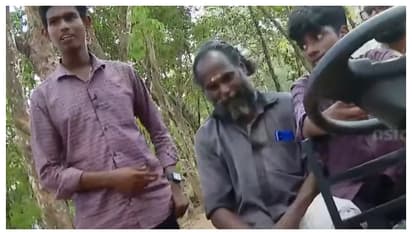 സൗരോർജത്തിൽ പ്രവർത്തിക്കുന്ന ഓട്ടോമാറ്റിക് കാർ നിർമിച്ച് പത്താം ക്ലാസുകാരൻ 