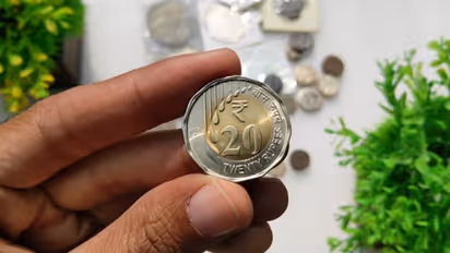 ದಾರಿಲಿ ದುಡ್ಡು ಸಿಕ್ಕಿದ್ರೆ ಏನರ್ಥ? ಅದೃಷ್ಟವೋ, ಗ್ರಾಚಾರವೋ?