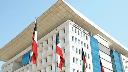 കുവൈത്ത് സ്വദേശിവൽക്കരണം: വലിയൊരു വിഭാഗം പ്രവാസികളുടെ സേവനങ്ങൾ അവസാനിപ്പിക്കുകയാണെന്ന് സിവിൽ സർവീസ് ബ്യൂറോ