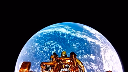 ಚಂದ್ರನಲ್ಲಿಂದ ನೋಡಿದರೆ ಭೂಮಿ ಹೇಗೆ ಕಾಣುತ್ತೆ? ಬ್ಲೂ ಘೋಸ್ಟ್ ಸೆರೆ ಹಿಡಿದ ವಿಡಿಯೋ