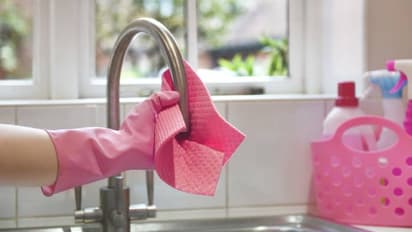 ജോലിക്കാരി എപ്പോഴും ലീവാണ്, ശമ്പളം കുറച്ചു കൊടുത്താൽ മതിയോ? സംശയവുമായി യുവതിയുടെ പോസ്റ്റ്