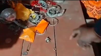 ಭಿಕ್ಷುಕಿಯ ಮನೆಯಲ್ಲಿತ್ತು ಕೆಟಿಎಂ ಬೈಕ್, 12 ವಿವಿಧ ಬ್ರಾಂಡ್‌ನ ಫೋನ್ ಇನ್ನೂ ಏನೇನೋ?