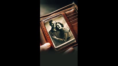 ಪರ್ಸ್ ನಲ್ಲಿ ಮೃತ ವ್ಯಕ್ತಿಯ ಫೋಟೊ ಇಟ್ಟುಕೊಳ್ಳೋದು ಸರೀನಾ? ತಪ್ಪಾ? 