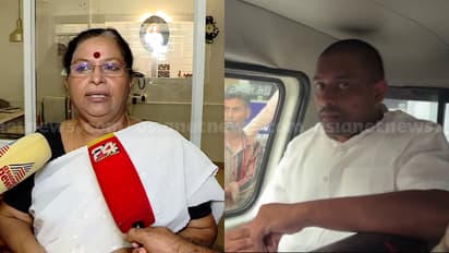 പാതി വിലയ്ക്ക് സ്‌കൂട്ടർ തട്ടിപ്പിന് രാഷ്ട്രീയ മാനം: കോൺഗ്രസ് നേതാവും പ്രതി! തലയൂരാൻ ബിജെപി നേതാവിൻ്റെ സംഘടന