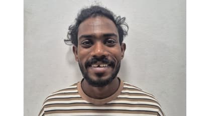 വിവിധ സ്റ്റേഷനുകളിൽ വധശ്രമമുൾപ്പെടെ കേസുകൾ, രണ്ട് വർഷമായി ഒളിവിൽ; രഹസ്യ വിവരം കിട്ടിയെത്തി പൊലീസുകാർ പിടികൂടി