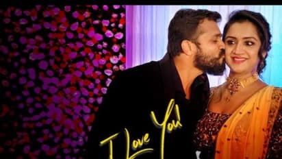 ಪತ್ನಿ ಸ್ಪಂದನಾಗೆ ಮುತ್ತಿಡುವ ಸುಂದರ ಫೋಟೋ ಹಾಕಿ ಕಣ್ಣಂಚಲ್ಲಿ ನೀರು ತರಿಸಿದ ವಿಜಯ್‌ ರಾಘವೇಂದ್ರ