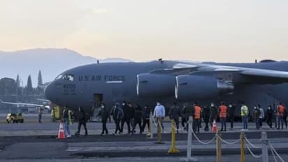 ಅಮೆರಿಕದಿಂದ ಭಾರತೀಯರ ಗಡಿಪಾರು, ವಿಮಾನದಲ್ಲಿ ಕೈಕಾಲು ಕಟ್ಟಿ ಹಿಂಸೆ, ಕರಾಳ ಕಥೆ ಬಿಚ್ಚಿಟ್ಟ ಯುವಕರು!