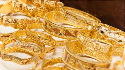 Gold Rate Today: വമ്പൻ കുതിപ്പിനൊടിവിൽ ചെറിയ വിശ്രമം; സ്വർണവില സർവ്വകാല റെക്കോർഡിൽ തുടരുന്നു