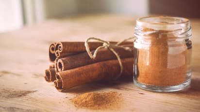 സ്ത്രീകള് ഡയറ്റില് കറുവപ്പട്ട ഉള്പ്പെടുത്തൂ, അറിയാം ഗുണങ്ങള്