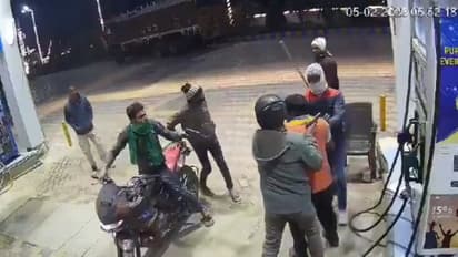 'Make noise and you'll be shot': Armed men loot petrol pump in Bihar's Saharsa, escape with Rs 25,000 | WATCH