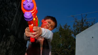 കുവൈത്ത് ദേശീയദിനാഘോഷം: വാട്ടർ ബലൂണിന്റെയും ഗണ്ണിന്റെയും ഉപയോഗം മൂലമുള്ള അപകടങ്ങളിൽ 98% കുറവ്