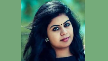 നൃത്ത പരിപാടിക്കായി പോകവെ കാര് നിയന്ത്രണംവിട്ട് മറിഞ്ഞു; മലയാളി അധ്യാപിക മൈസൂരിൽ മരിച്ചു