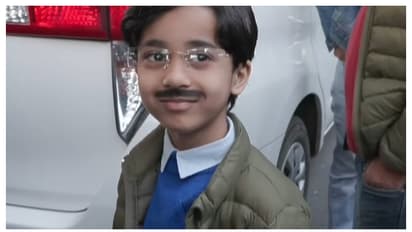 വോട്ടെണ്ണൽ ദിവസത്തിൽ താരമായി 'കുട്ടി കെജ്‌രിവാൾ'