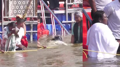  മഹാ കുംഭമേളയിൽ പങ്കെടുത്ത് രാഷ്ട്രപതി; ത്രിവേണി സംഗമത്തിൽ സ്നാനം ചെയ്ത് ദ്രൗപതി മുര്‍മു