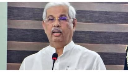 ഗവർണർ ആർലേക്കറുമായി കൂടിക്കാഴ്ച നടത്തി മന്ത്രിമാർ; വിസി നിയമനത്തിലെ അനിശ്ചിതത്വം അടക്കം ചർച്ചയായി