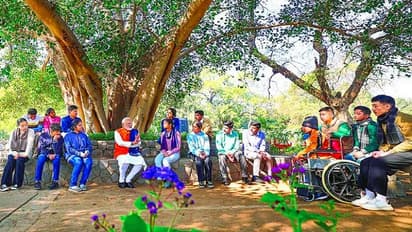 ಮಕ್ಕಳಿಗೆ ಎಳ್ಳುಂಡೆ ತಿನ್ನಿಸಿ ಪರೀಕ್ಷೆ ಚರ್ಚೆ: ಪರೀಕ್ಷೆಯೇ ಬದುಕಲ್ಲ, ನಾಯಕನ ಕೆಲಸ ತಪ್ಪು ತಿದ್ದುವುದಲ್ಲ: ಮೋದಿ