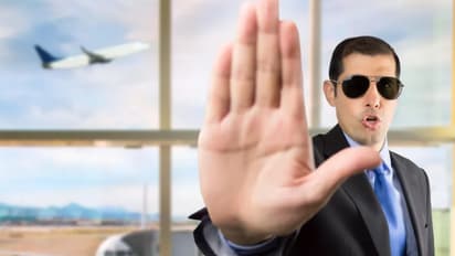 இந்த தவறுகளை செய்யாதீங்க.. எப்பவுமே நீங்கள் விமானத்தில் பயணிக்க முடியாது!