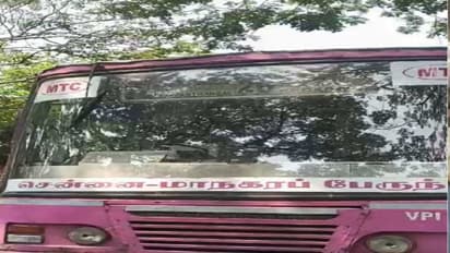 'ஓசியில் பயணிக்கும் உங்களுக்கு எதுக்கு சீட்?' சென்னை பஸ்ஸில் பெண்களிடம் வம்பிழுத்த இளைஞர்கள்!