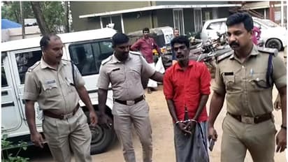 ബ്ലോക് ഓഫീസ് അടിച്ചു തകർത്തു, പ്രതിയെ കിട്ടിയിട്ടും എന്തിനെന്ന് പിടികിട്ടാതെ പൊലീസ്, മദ്യലഹരിയിലെന്ന് സൂചന