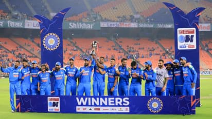 ಐಸಿಸಿ ಚಾಂಪಿಯನ್ಸ್ ಟ್ರೋಫಿ: ಆಟಗಾರರ ಕುಟುಂಬಸ್ಥರಿಗೆ ಬಿಸಿಸಿಐನಿಂದ ಷರತ್ತುಬದ್ಧ ಅನುಮತಿ!