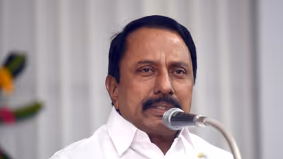 அதிமுக தோல்விக்கு சில துரோகிகள் தான் காரணம்: செங்கோட்டையன்