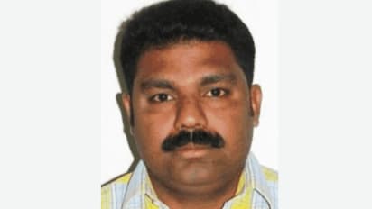 വാഹനമോടിക്കുന്നതിനിടെ മലയാളി ഉംറ തീർഥാടകർ സഞ്ചരിച്ച ബസിന്റെ ഡ്രൈവർ കുഴഞ്ഞുവീണു മരിച്ചു, ഒഴിവായത് വൻ അപകടം