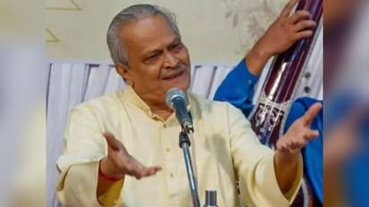 பிரபல இந்துஸ்தானி பாடகர் பிரபாகர் கரேக்கர் காலமானார்