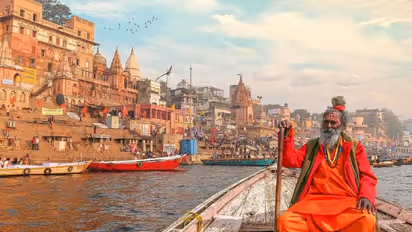 Travel Tips: মহাকুম্ভ স্নানের পর কাশী যাচ্ছেন? ঘুরে আসুন ৬ ঐতিহাসিক স্থান