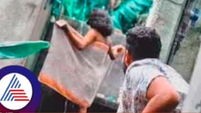 ಸ್ನಾನದ ಕೋಣೆಗೆ ನುಗ್ಗಿ, 'ನೀನಂದ್ರೆ ನಂಗಿಷ್ಟ' ಗೃಹಿಣಿಗೆ ಬಲವಂತವಾಗಿ ಕಿಸ್ ಕೊಟ್ಟು ಕಾಮುಕ ಪರಾರಿ!