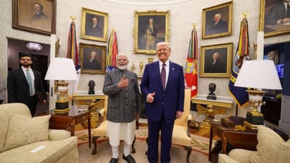 ಶ್ವೇತಭವನದಲ್ಲಿ ಮೋದಿ ಟ್ರಂಪ್ ಭೇಟಿ:  ಪ್ರಧಾನಿಗೆ 'ಅವರ್ ಜರ್ನಿ ಟುಗೆದರ್ ಪುಸ್ತಕ' ಉಡುಗೊರೆ ನೀಡಿದ ಟ್ರಂಪ್