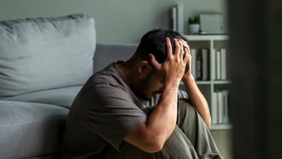 7 കോടി ശമ്പളം ലഭിക്കാൻ ദിവസം 14 മണിക്കൂർ ജോലി ചെയ്തു; പ്രമോഷനും കിട്ടി, ഭാര്യയ്ക്ക് വേണ്ടത് ഡിവോഴ്സ് !