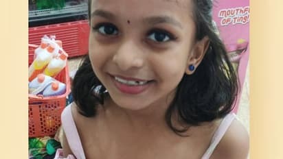 അച്ഛന്‍റെ കൺമുന്നിൽ വെച്ച് ഗേറ്റ് തകർന്നുവീണ് ഏഴ് വയസ്സുകാരിക്ക് ദാരുണാന്ത്യം